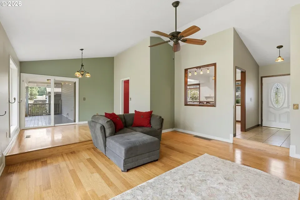 4 Bed 3 Bath Traditional Suburban Family Home in Hillsboro, OR - 4