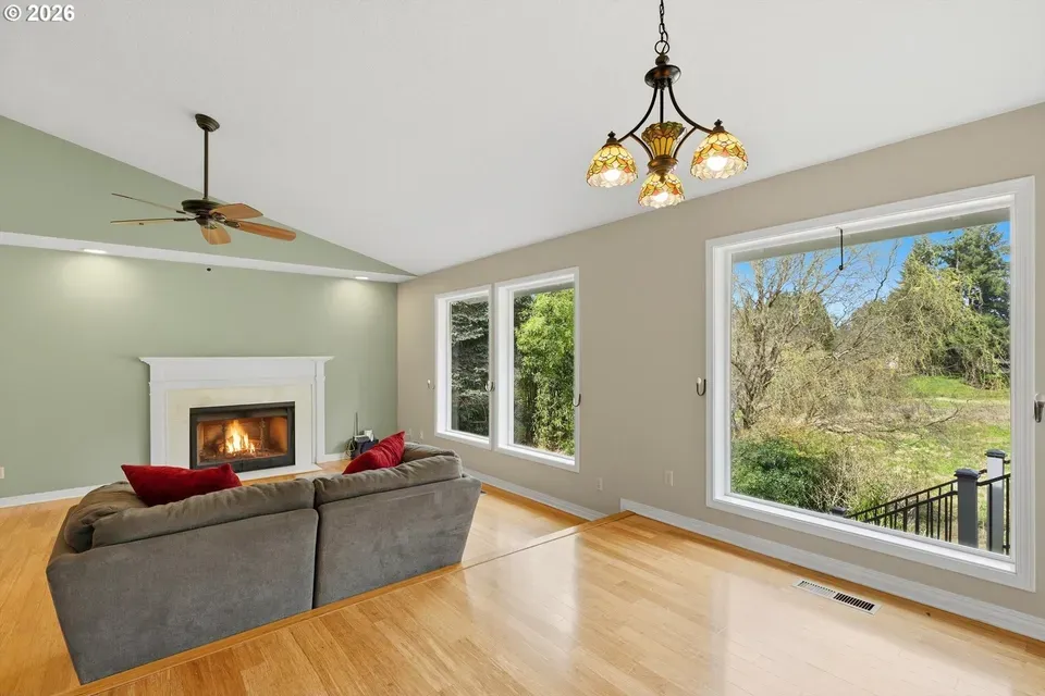 4 Bed 3 Bath Traditional Suburban Family Home in Hillsboro, OR - 5