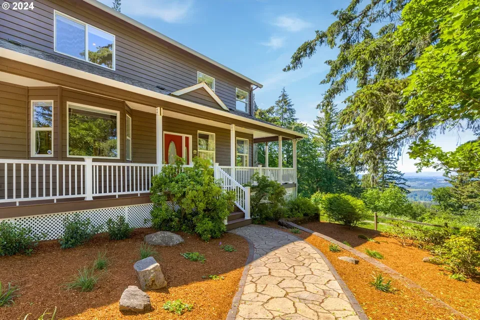 4 Bed 3 Bath Traditional Suburban Family Home in Hillsboro, OR - 3