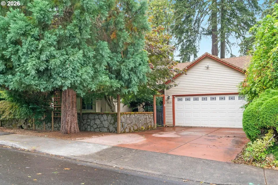4 Bed 3 Bath Traditional Suburban Family Home in Hillsboro, OR