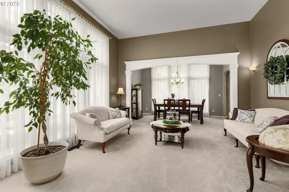 4 Bed 3 Bath Traditional Suburban Family Home in Hillsboro, OR - 5