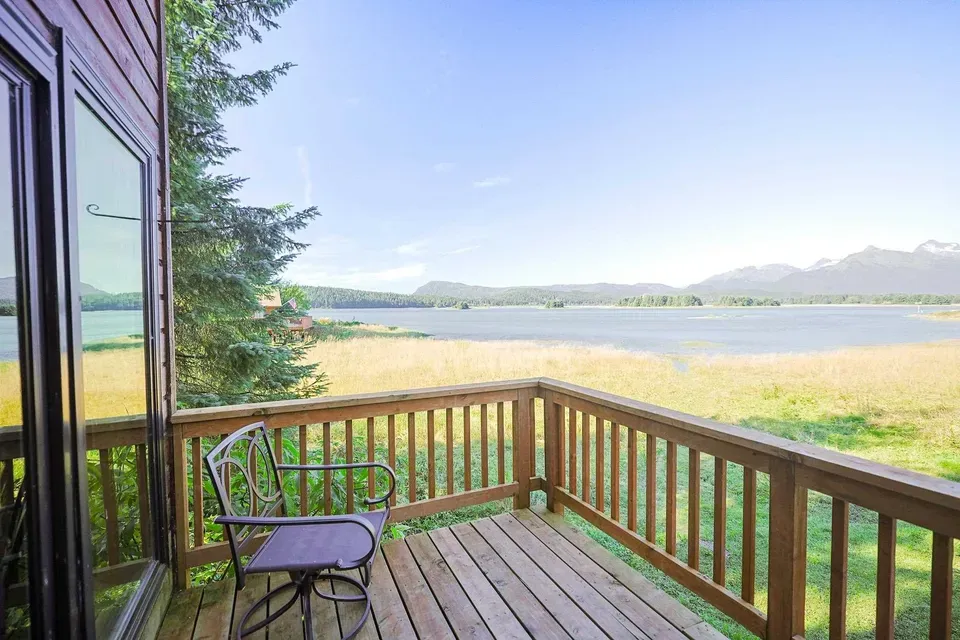 4 Bed 3 Bath Traditional Suburban Family Home in Juneau, AK - 3