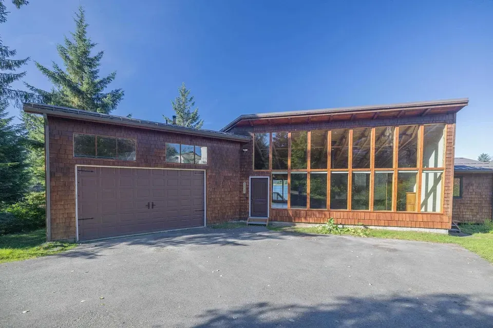 4 Bed 3 Bath Traditional Suburban Family Home in Juneau, AK - 4