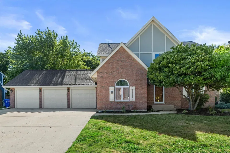 4 Bed 3 Bath Traditional Suburban Family Home in Kenosha, WI