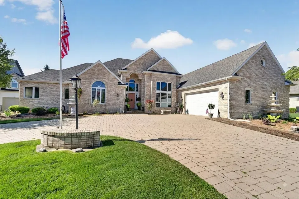4 Bed 3 Bath Traditional Suburban Family Home in Kenosha, WI - 1