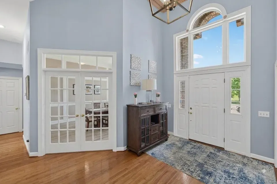 4 Bed 3 Bath Traditional Suburban Family Home in Kenosha, WI - 2