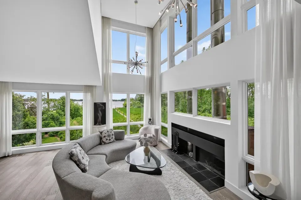 4 Bed 3 Bath Traditional Suburban Family Home in Madison, WI - 2