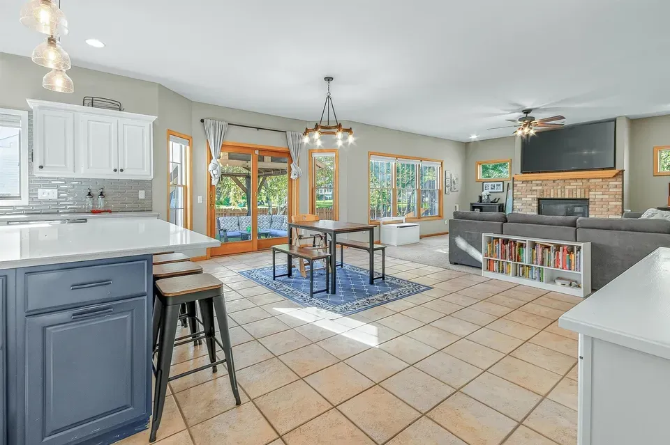 4 Bed 3 Bath Traditional Suburban Family Home in Madison, WI - 2