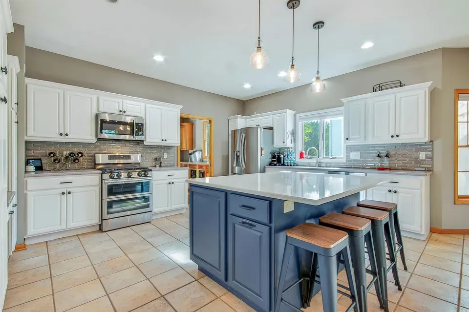 4 Bed 3 Bath Traditional Suburban Family Home in Madison, WI - 3