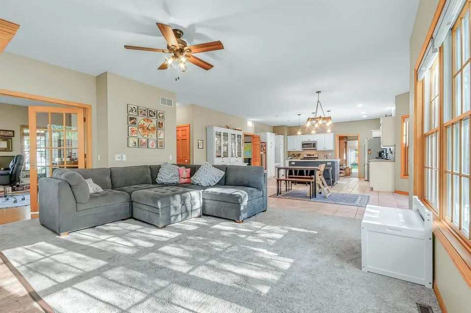 4 Bed 3 Bath Traditional Suburban Family Home in Madison, WI - 4