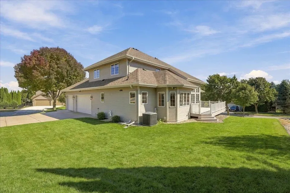 4 Bed 3 Bath Traditional Suburban Family Home in Madison, WI - 2