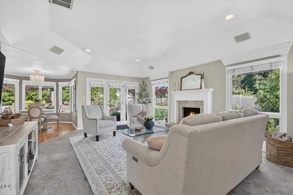 4 Bed 3 Bath Traditional Suburban Family Home in Medford, OR - 5
