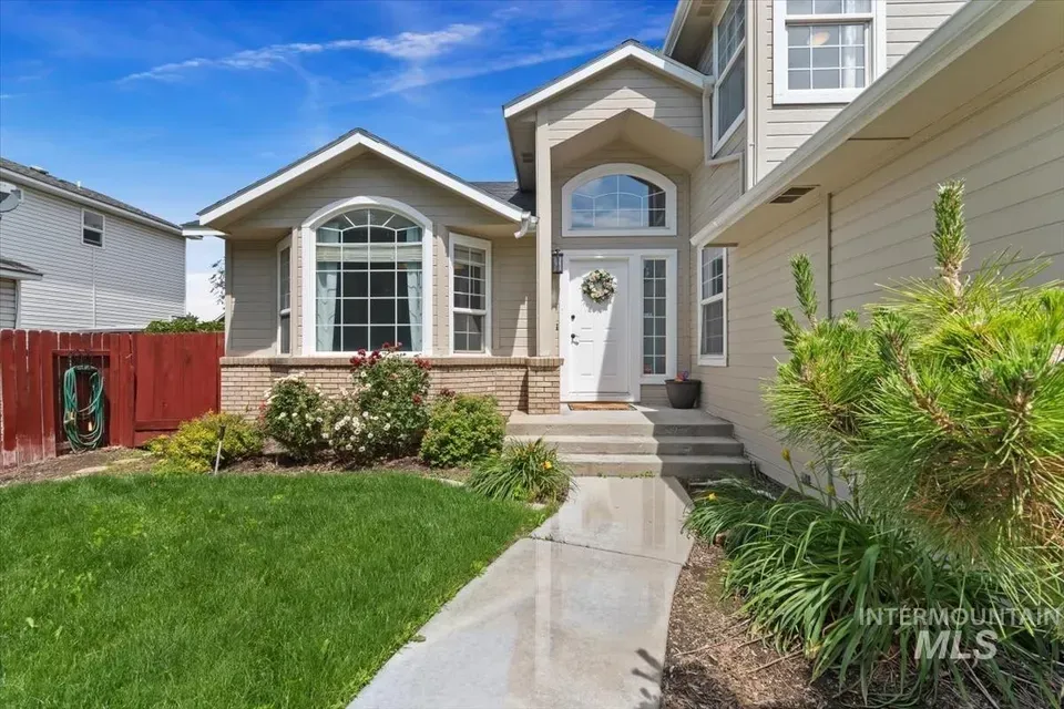 4 Bed 3 Bath Traditional Suburban Family Home in Meridian, ID - 5