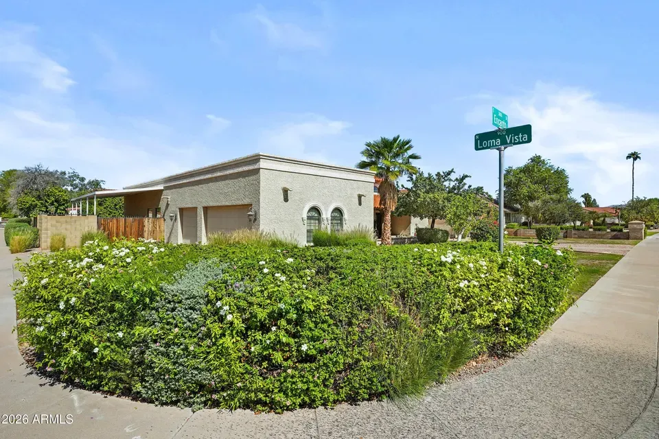 4 Bed 3 Bath Traditional Suburban Family Home in Mesa, AZ - 2