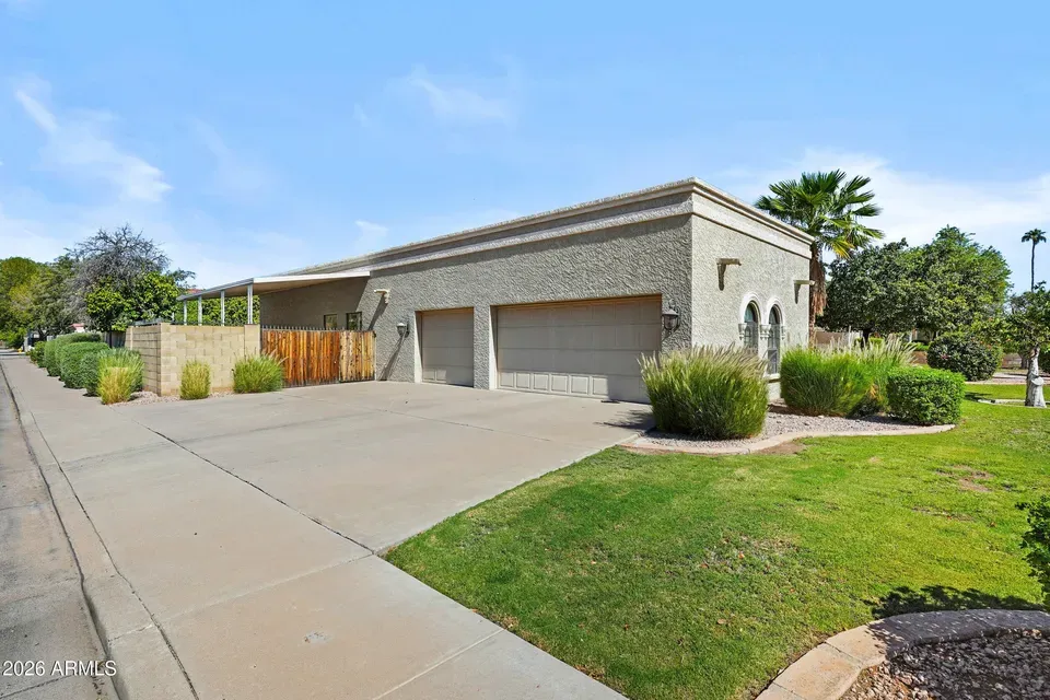 4 Bed 3 Bath Traditional Suburban Family Home in Mesa, AZ - 4