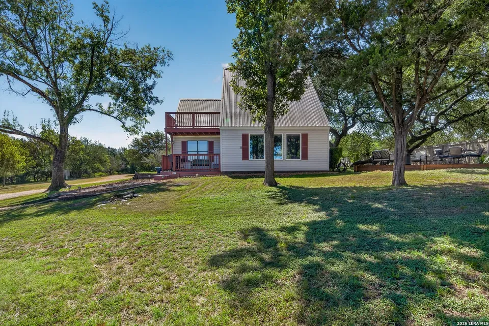 4 Bed 3 Bath Traditional Suburban Family Home in New Braunfels, TX - 3