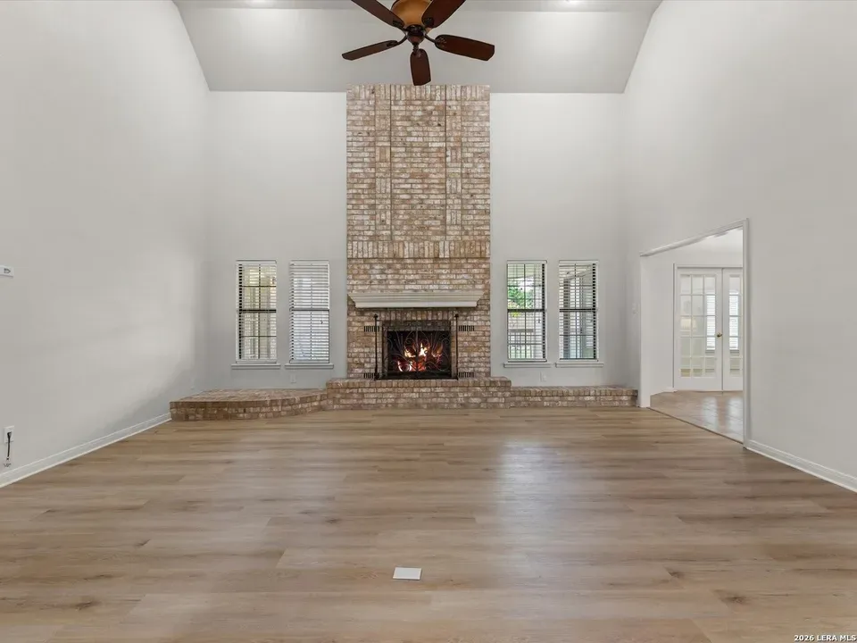 4 Bed 3 Bath Traditional Suburban Family Home in New Braunfels, TX - 5