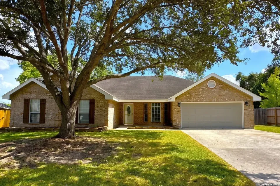 4 Bed 3 Bath Traditional Suburban Family Home in New Braunfels, TX - 1
