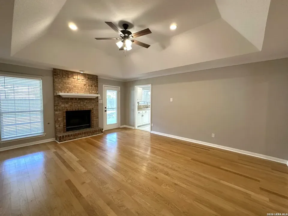 4 Bed 3 Bath Traditional Suburban Family Home in New Braunfels, TX - 3