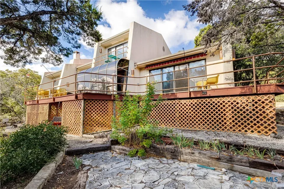 4 Bed 3 Bath Traditional Suburban Family Home in New Braunfels, TX - 1