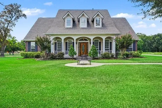 4 Bed 3 Bath Traditional Suburban Family Home in Pearland, TX