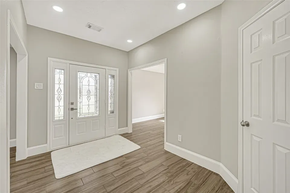 4 Bed 3 Bath Traditional Suburban Family Home in Pearland, TX - 3