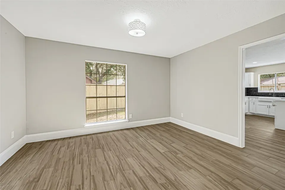4 Bed 3 Bath Traditional Suburban Family Home in Pearland, TX - 5