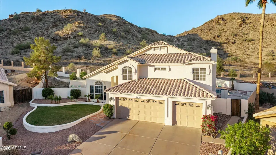 4 Bed 3 Bath Traditional Suburban Family Home in Phoenix, AZ - 1