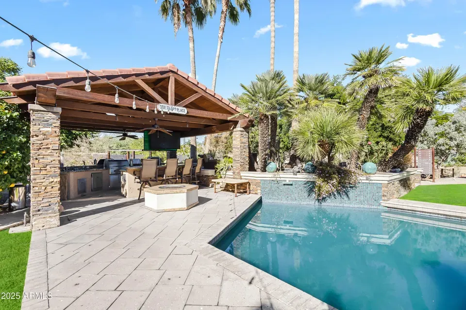 4 Bed 3 Bath Traditional Suburban Family Home in Scottsdale, AZ - 1