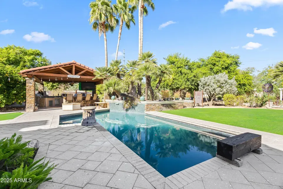 4 Bed 3 Bath Traditional Suburban Family Home in Scottsdale, AZ - 3