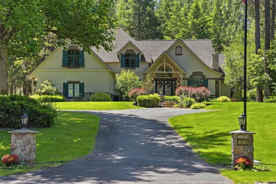 4 Bed 3 Bath Traditional Suburban Family Home in Spokane, WA - 2