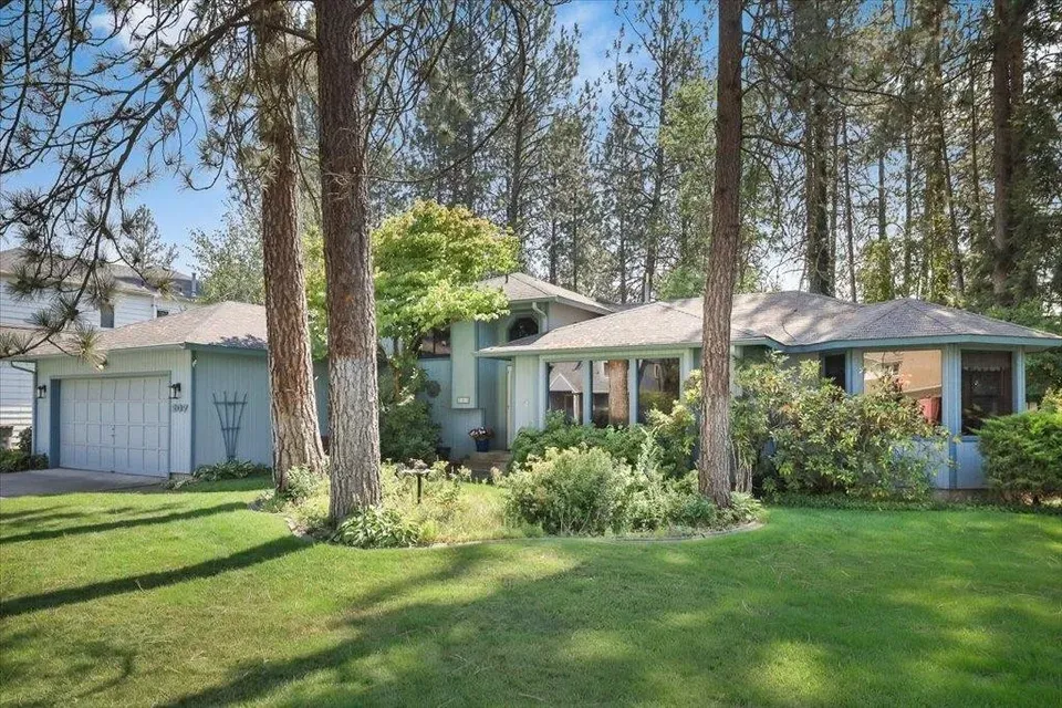 4 Bed 3 Bath Traditional Suburban Family Home in Spokane, WA - 2