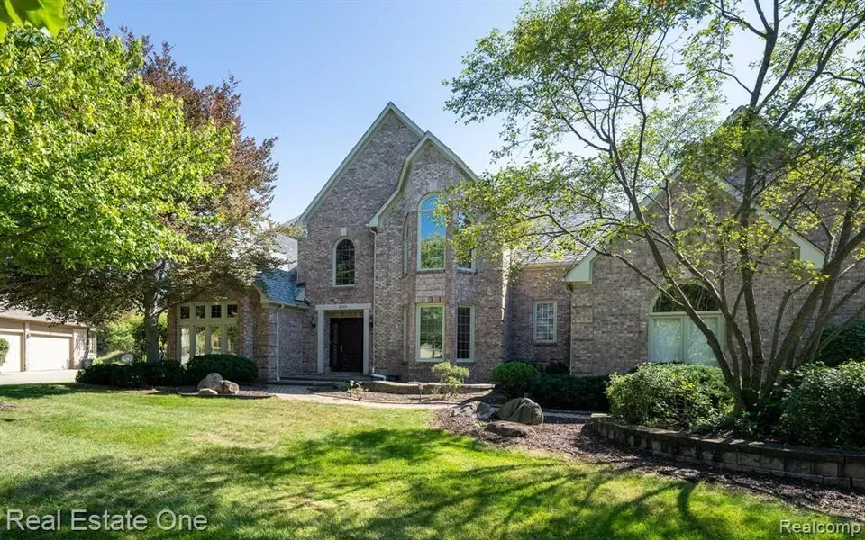 4 Bed 3 Bath Traditional Suburban Family Home in Troy, MI - 5