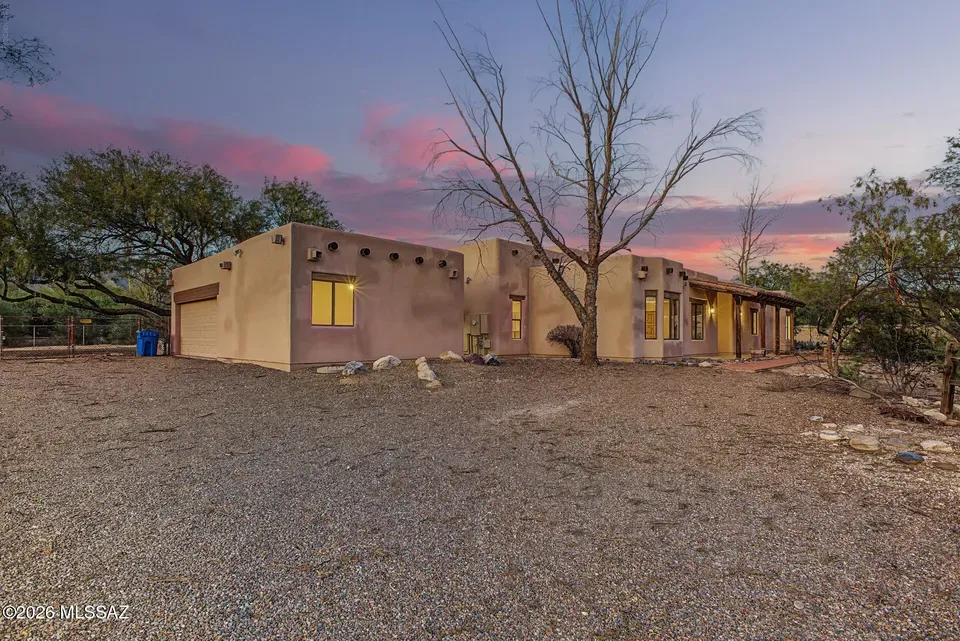 4 Bed 3 Bath Traditional Suburban Family Home in Tucson, AZ - 3