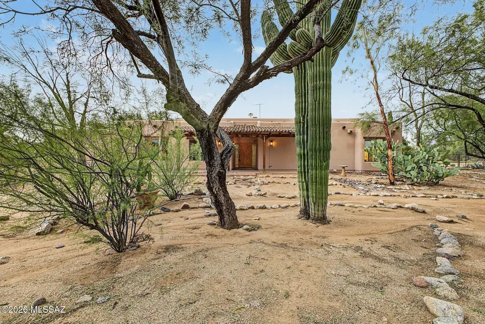 4 Bed 3 Bath Traditional Suburban Family Home in Tucson, AZ - 4
