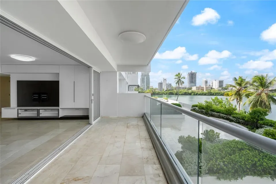 4 Bed 3 Bath Urban Residential Condo in San Juan, PR