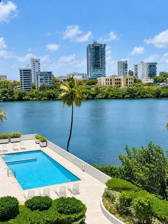 4 Bed 3 Bath Urban Residential Condo in San Juan, PR - 2