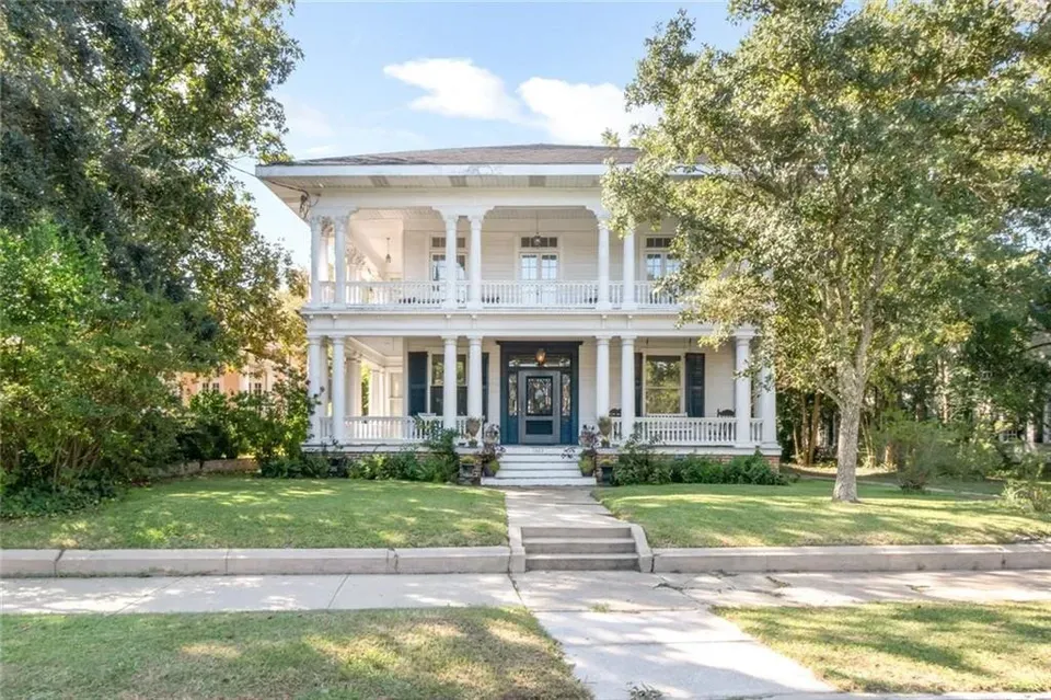 4 Bed 4 Bath Classic Historic Era Home in Mobile, AL