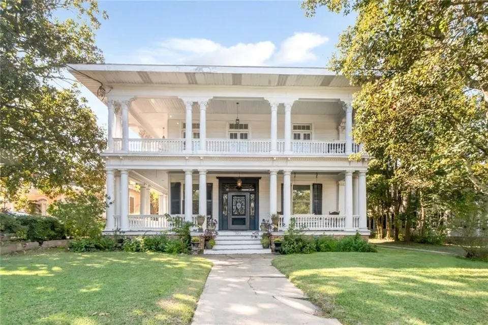 4 Bed 4 Bath Classic Historic Era Home in Mobile, AL - 3
