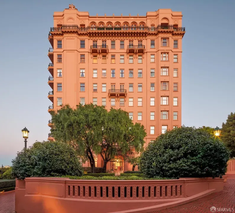 4 Bed 4 Bath Contemporary High-Rise Condo in San Francisco, CA - 1