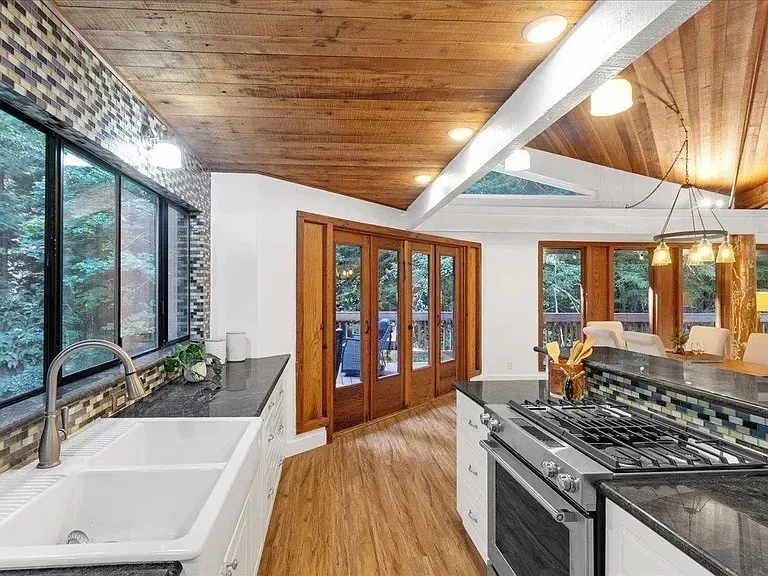 4 Bed 4 Bath Contemporary High-Rise Condo in Santa Cruz, CA - 5