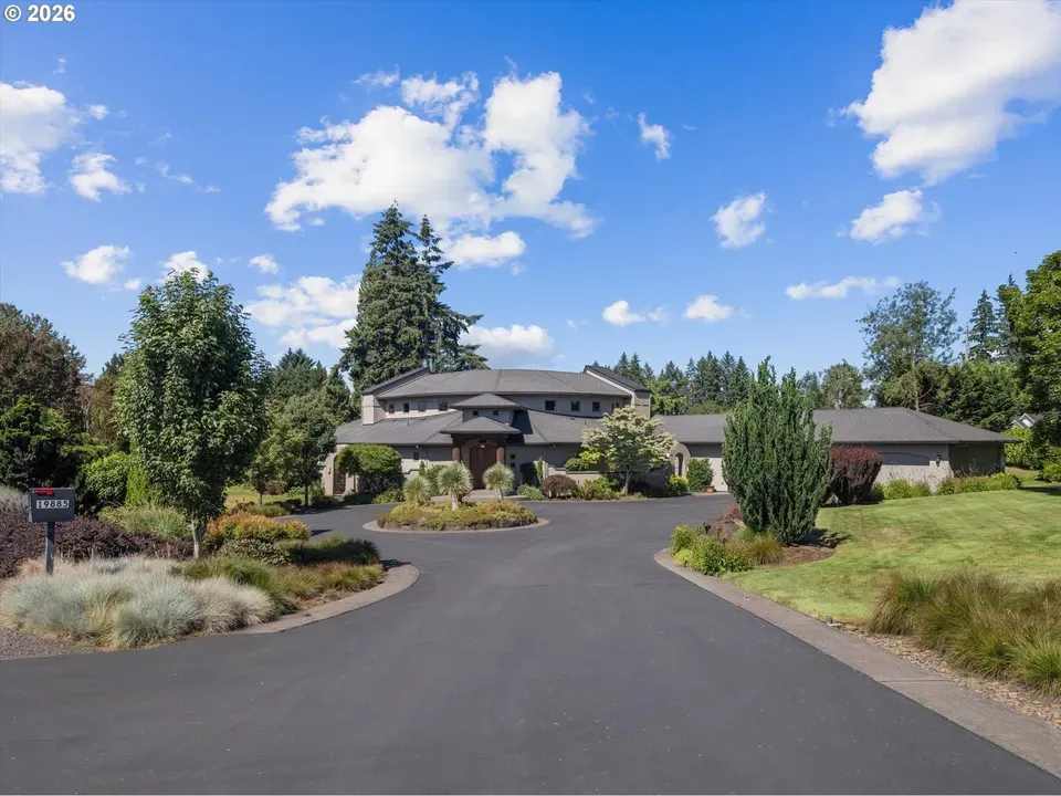 4 Bed 4 Bath Established Contemporary Home in Beaverton, OR - 4