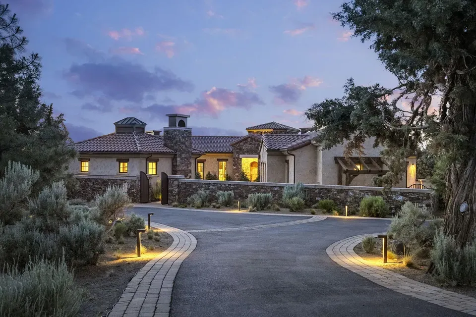 4 Bed 4 Bath Established Contemporary Home in Bend, OR - 4