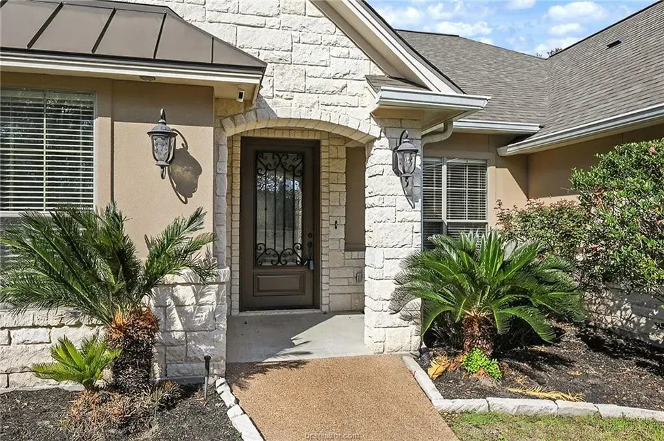 4 Bed 4 Bath Established Contemporary Home in College Station, TX - 5