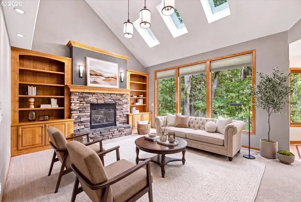 4 Bed 4 Bath Established Contemporary Home in Corvallis, OR - 3