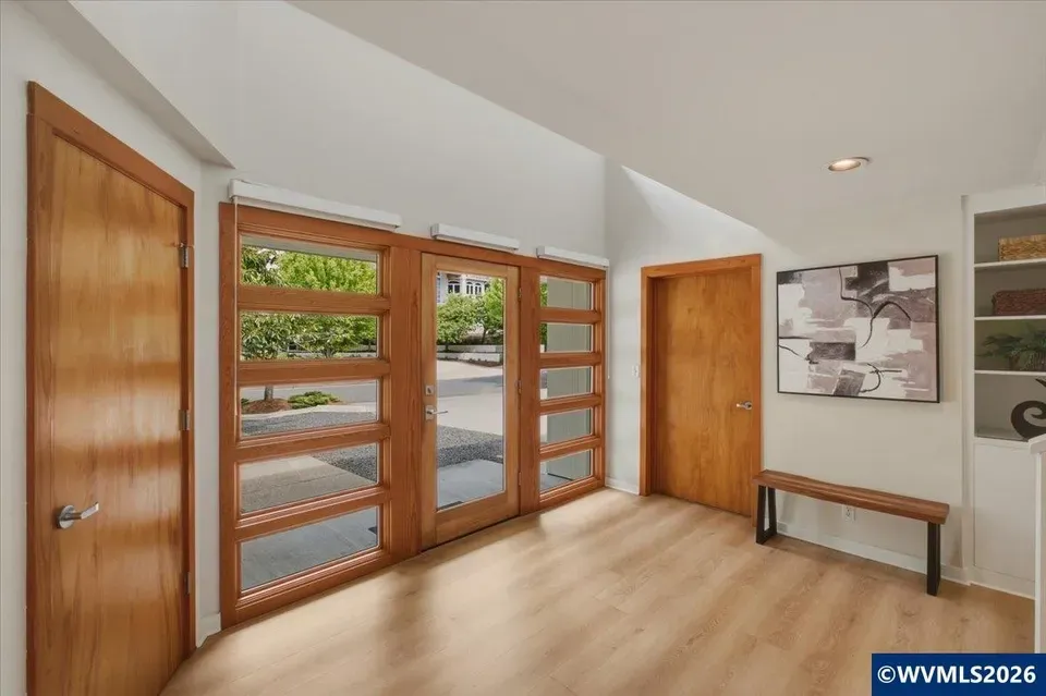 4 Bed 4 Bath Established Contemporary Home in Corvallis, OR - 2