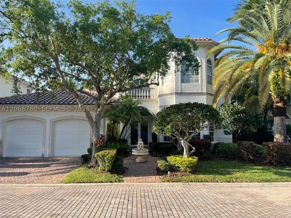 4 Bed 4 Bath Established Contemporary Home in Hollywood, FL - 2