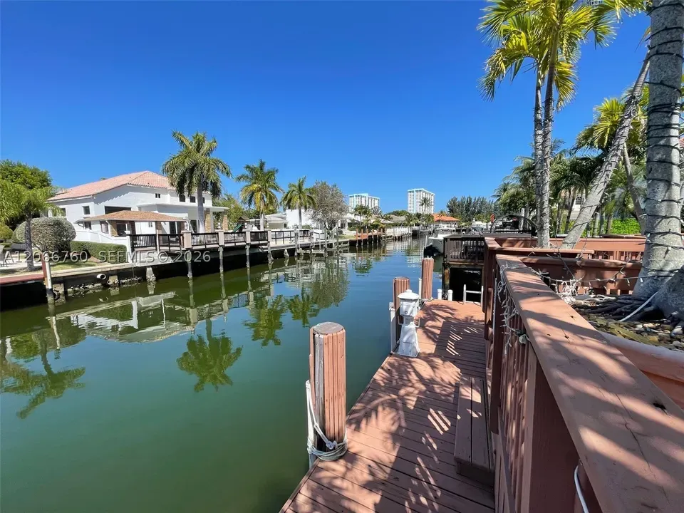 4 Bed 4 Bath Established Contemporary Home in Hollywood, FL - 3