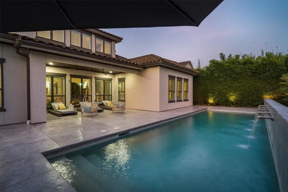 4 Bed 4 Bath Established Contemporary Home in League City, TX