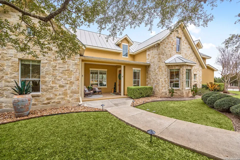 4 Bed 4 Bath Established Contemporary Home in New Braunfels, TX - 5